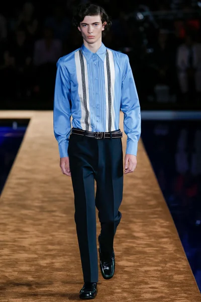 Look 45